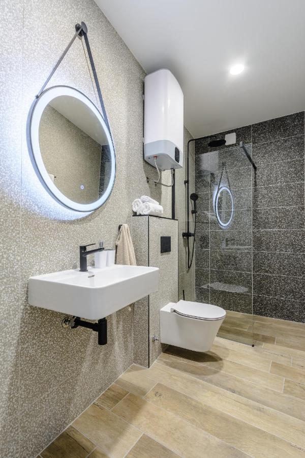 Dora Rooms And Studios Сутиван Екстериор снимка